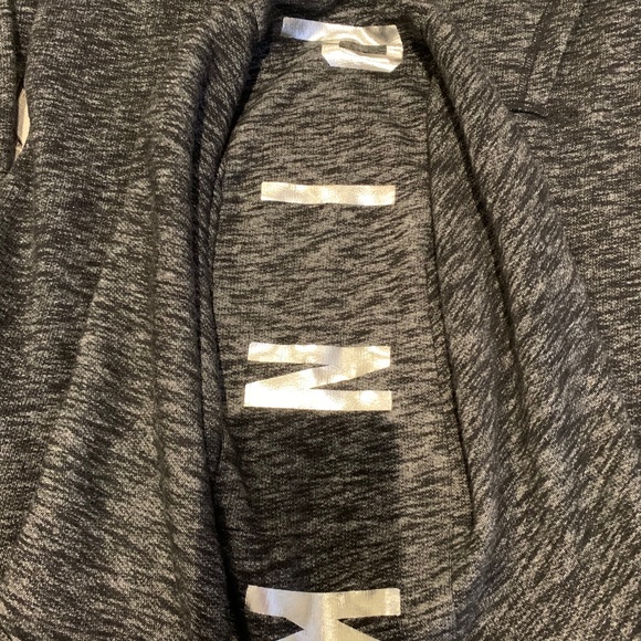 Victoria’s Secret- PINK Long sleeve hoodie - Picture 4 of 5